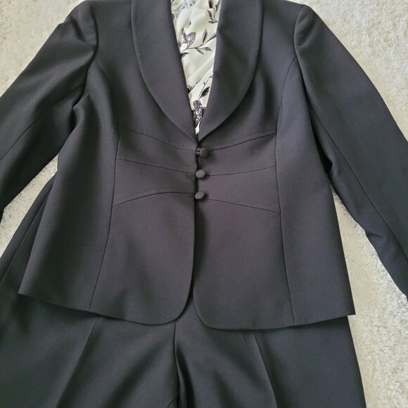 Black Le Suit Petite Size 4 Pantsuit. - Picture 1 of 11